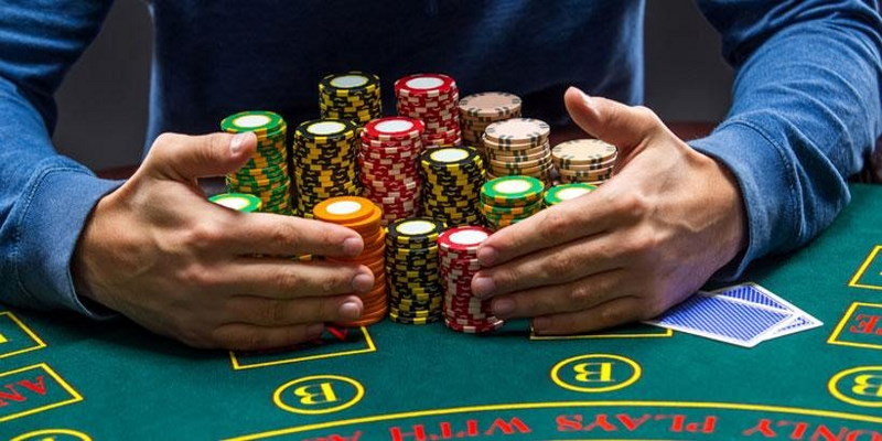 Chơi Bài Baccarat Trực Tuyến Cách Kiếm Tiền Nhanh Nhất 2 Nhiều điểm khác biệt giữa chơi bài Baccarat trực tuyến và truyền thống